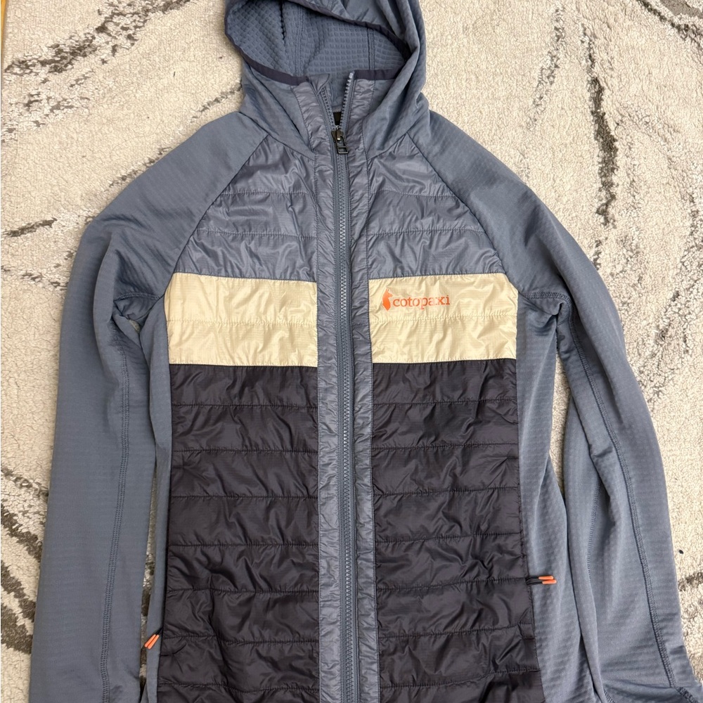 Cotopaxi Capa Hybrid Insulated Jacket in Blue/Grey